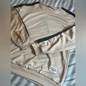 XL Men’s Pullover shirt/ sweater.